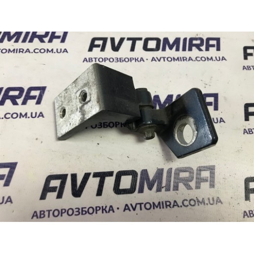 Петля двери задней левой нижняя Opel Corsa D HB 5дв. 2006-2014 13181939